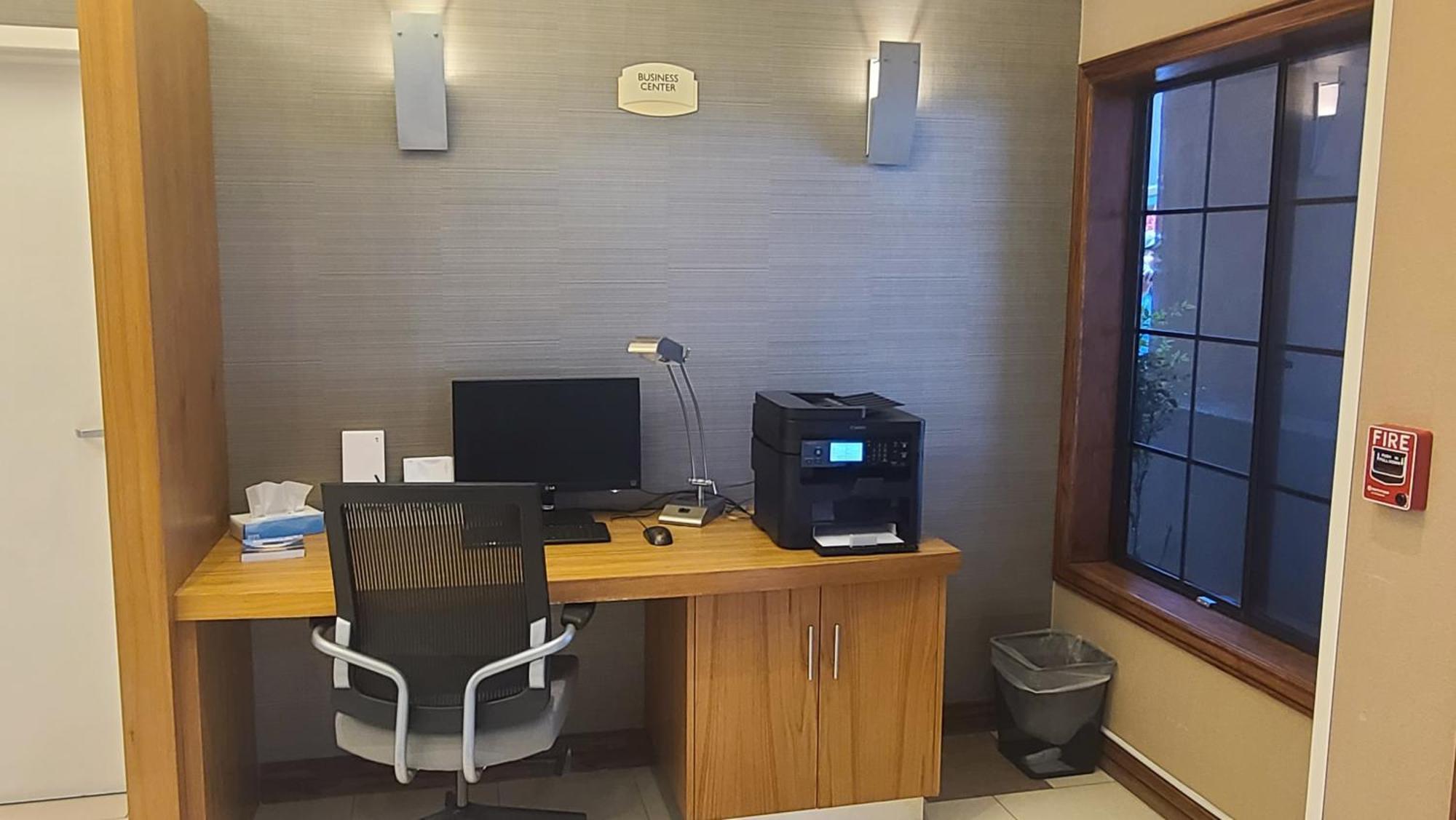 Best Western Hesperia-Victorville Suites Exterior photo